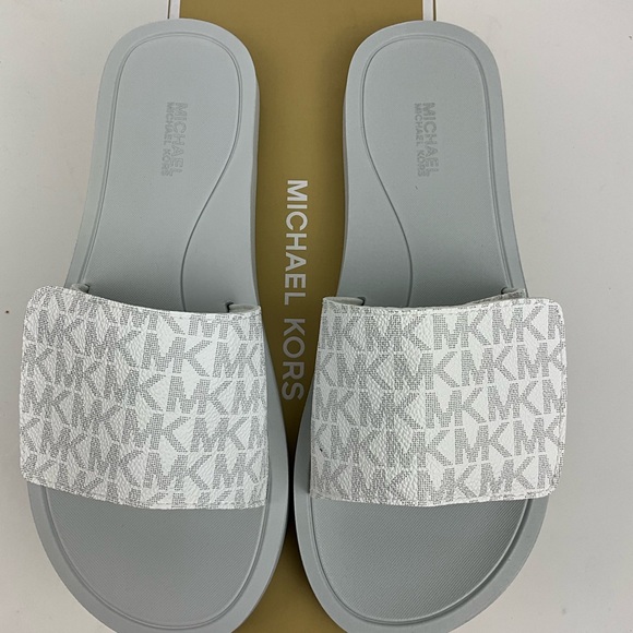 Michael Kors Wade Slide White Grey New In Box - Picture 7 of 8
